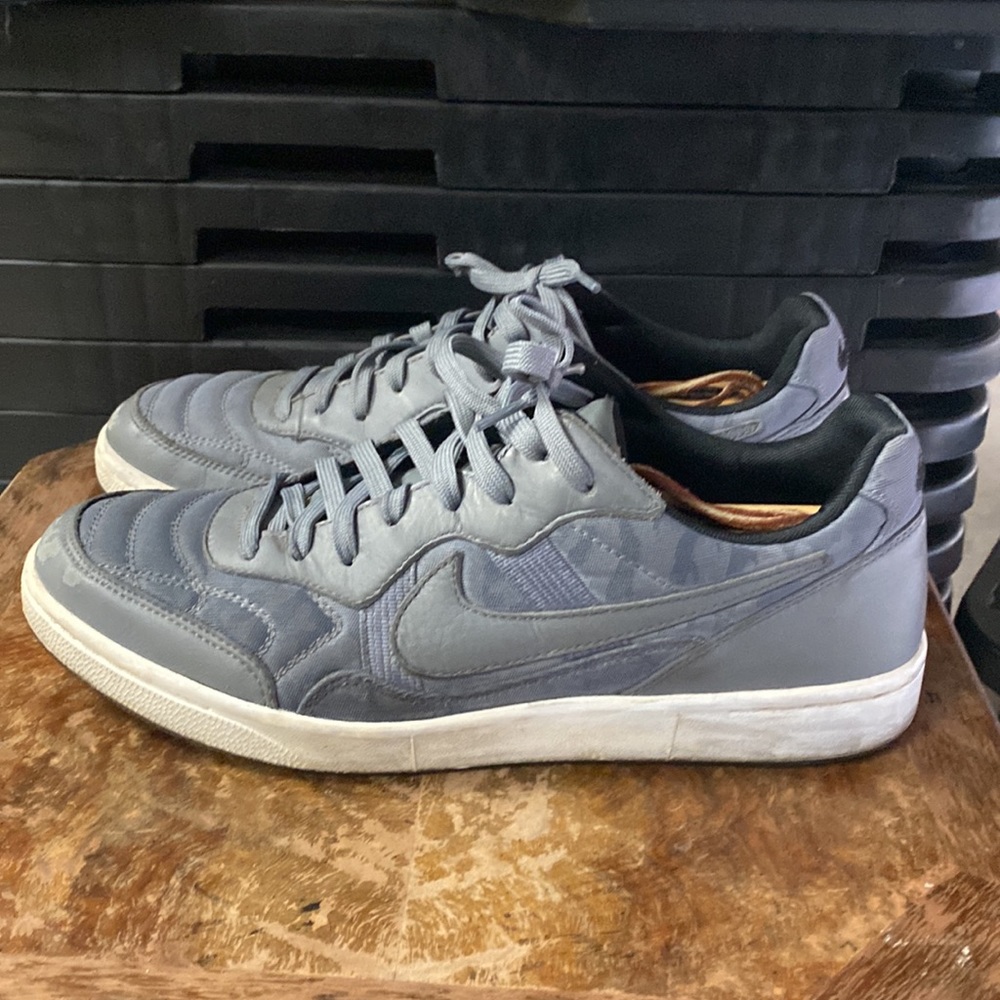 Nike - Picture 2 of 6